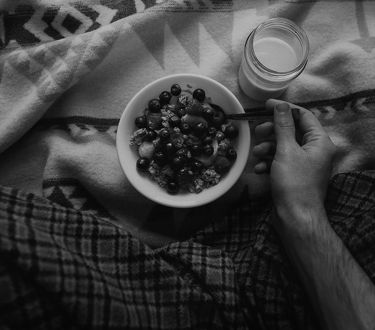 Come prepararsi alla blefaroplastica: alimentazione pre e post-operatoria