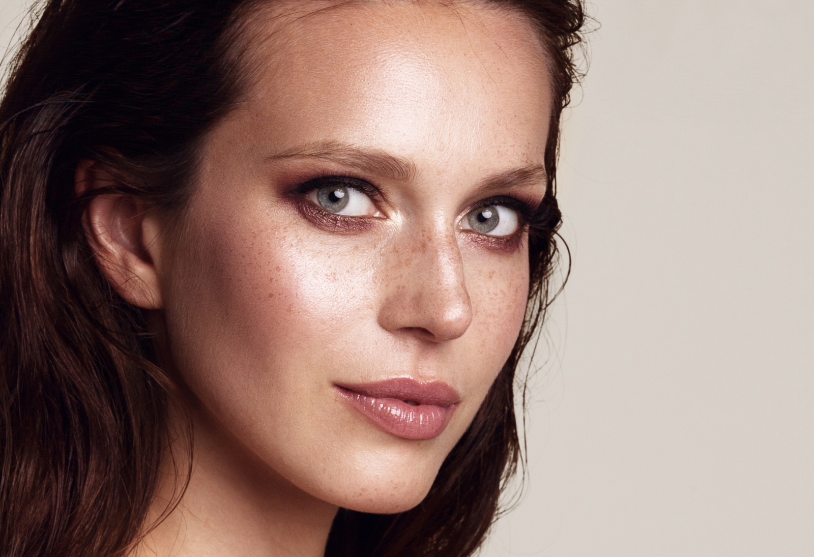 EyeGlow Contour: The New Signature Technique by dr Graziani