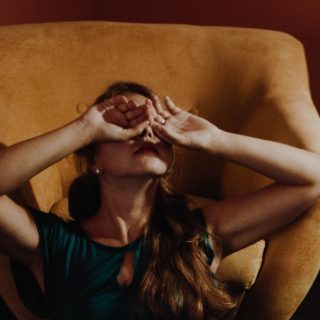 Occhi gonfi dopo la blefaroplastica, è normale?