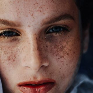 Patch contorno occhi: sguardo riposato in poche mosse Patch contorno occhi: sguardo riposato in poche mosse