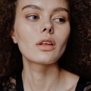 Sollevare le guance: può aiutare il lifting malare