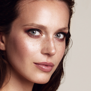 EyeGlow Contour: The New Signature Technique by dr Graziani EyeGlow Contour: The New Signature Technique by dr Graziani